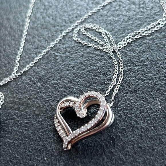 Sterling Silver and 1/4 carat Genuine Diamond Heart Pendant Necklace NWT - Picture 6 of 7